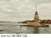 Maiden’s Tower ,Kiz Kulesi, at Bosphorus, Istanbul. One of the symbols of Istanbul. Maiden’s Tower in Istanbul, Turkey. Стоковое фото, агентство Ingram Publishing / Фотобанк Лори