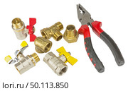 Разводной ключ, краны и фитинги на белом фоне. Diverter wrench, faucets and fittings on white background. Стоковое фото, фотограф Татьяна Д / Фотобанк Лори