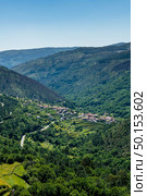 Viewpoint of the Terraces (Miradouro dos Socalcos), overlooking the Agricultural terraces (famous Tibete style landscape view), Porta Cova place, Sistelo, Arcos de Valdevez, Portugal. Стоковое фото, агентство Ingram Publishing / Фотобанк Лори