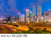 Cityscape of Hong Kong Skylines and skyscraper building with Highway in Hong Kong downtwn area at suset twilight China. Стоковое фото, агентство Ingram Publishing / Фотобанк Лори