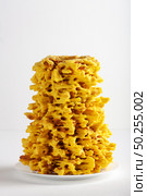 Traditional Lithuanian Sakotis cake on white background. Стоковое фото, фотограф Елена Дмитриева / Фотобанк Лори