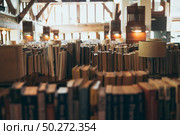 Books in large public libraries for the public. Стоковое фото, агентство Ingram Publishing / Фотобанк Лори