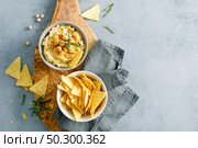 Homemade chickpea hummus with chips. Стоковое фото, агентство Ingram Publishing / Фотобанк Лори