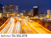 Cityscape of Philadelphia skyscraper Skylines building twilight dusk sunset with highway urban road transportation in Philly city downtown of Philadelphia in PA USA. Cityscape Urban lifestyle concept. Стоковое фото, агентство Ingram Publishing / Фотобанк Лори