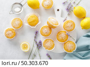 Lemon muffins with sugar powder. Стоковое фото, агентство Ingram Publishing / Фотобанк Лори