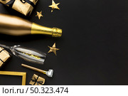 champagne bottle party. Стоковое фото, агентство Ingram Publishing / Фотобанк Лори