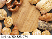 croissants bagels bread frame. Стоковое фото, агентство Ingram Publishing / Фотобанк Лори