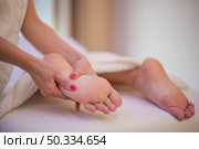 anonymous masseur client. Стоковое фото, агентство Ingram Publishing / Фотобанк Лори