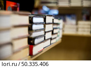 stacks books shelves. Стоковое фото, агентство Ingram Publishing / Фотобанк Лори