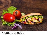 fresh cooked meat veggies kebab. Стоковое фото, агентство Ingram Publishing / Фотобанк Лори