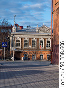 Тюмень. Дом Попова (2021 год). Редакционное фото, фотограф Олеся Здоровец / Фотобанк Лори