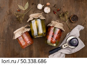 top view jars with preserved vegetables. Стоковое фото, агентство Ingram Publishing / Фотобанк Лори