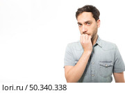 nervous man looking camera. Стоковое фото, агентство Ingram Publishing / Фотобанк Лори