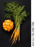 top view arrangement with carrots. Стоковое фото, агентство Ingram Publishing / Фотобанк Лори