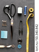 top view tailoring items arrangement. Стоковое фото, агентство Ingram Publishing / Фотобанк Лори