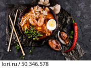 top view ramen dish with shrimps oysters. Стоковое фото, агентство Ingram Publishing / Фотобанк Лори