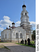 Kirzhach, Vladimir Region, Russia, June 17, 2025: Church of All Saints with high six-tiered bell tower, 1866, Annunciation Convent of Russian Orthodox Church. Редакционное фото, фотограф Алексей Антипов / Фотобанк Лори