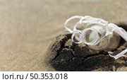 high angle plastic bottle sand. Стоковое фото, агентство Ingram Publishing / Фотобанк Лори
