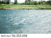 long shot river farmland. Стоковое фото, агентство Ingram Publishing / Фотобанк Лори