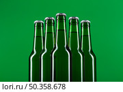 low angle beer bottle pack. Стоковое фото, агентство Ingram Publishing / Фотобанк Лори