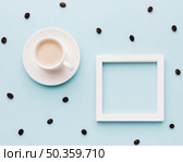 coffe cup beans table. Стоковое фото, агентство Ingram Publishing / Фотобанк Лори