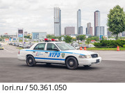 Форд Краун Виктория, полиция Нью-Йорка (Ford Crown Victoria NYPD) Редакционное фото, фотограф Алёшина Оксана / Фотобанк Лори
