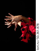 close up flamenca woman crossing arms. Стоковое фото, агентство Ingram Publishing / Фотобанк Лори