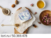 top view honey plants soap. Стоковое фото, агентство Ingram Publishing / Фотобанк Лори
