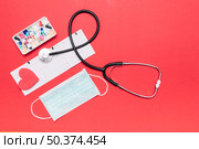 mask medicines near stethoscope cardiogram. Стоковое фото, агентство Ingram Publishing / Фотобанк Лори