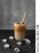 aromatic frappuccino table 2. Стоковое фото, агентство Ingram Publishing / Фотобанк Лори