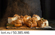 tasty cinnamon rolls arrangement. Стоковое фото, агентство Ingram Publishing / Фотобанк Лори