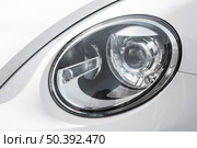 led headlight white auto. Стоковое фото, агентство Ingram Publishing / Фотобанк Лори