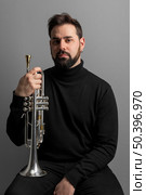 passionate musician celebrating jazz day event 12. Стоковое фото, агентство Ingram Publishing / Фотобанк Лори