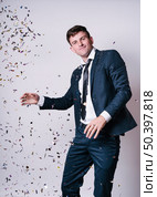 young man dancing spangles. Стоковое фото, агентство Ingram Publishing / Фотобанк Лори