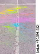 color dust scattering road holi festival. Стоковое фото, агентство Ingram Publishing / Фотобанк Лори