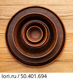 flat lay wooden tableware collection 2. Стоковое фото, агентство Ingram Publishing / Фотобанк Лори
