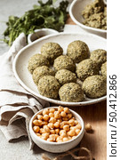 falafel chickpeas assortment high angle. Стоковое фото, агентство Ingram Publishing / Фотобанк Лори