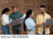 corporate workers brainstorming together 71. Стоковое фото, агентство Ingram Publishing / Фотобанк Лори