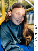 front view portrait beautiful smiley girl. Стоковое фото, агентство Ingram Publishing / Фотобанк Лори
