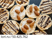 close up view delicious cupcakes concept. Стоковое фото, агентство Ingram Publishing / Фотобанк Лори