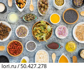 top view medicinal spices herbs 4. Стоковое фото, агентство Ingram Publishing / Фотобанк Лори