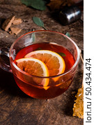high angle tea glass with lemon crystallized sugar. Стоковое фото, агентство Ingram Publishing / Фотобанк Лори