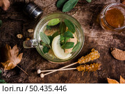 top view glass with hot water crystallized sugar. Стоковое фото, агентство Ingram Publishing / Фотобанк Лори