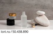 modern beauty products different recipients assortment. Стоковое фото, агентство Ingram Publishing / Фотобанк Лори