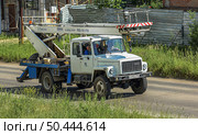 Автомобиль Газ 3307 автовышка. Редакционное фото, фотограф Анатолий Володин / Фотобанк Лори