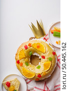 top view epiphany day desserts with sweets crown. Стоковое фото, агентство Ingram Publishing / Фотобанк Лори