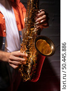man playing saxophone. Стоковое фото, агентство Ingram Publishing / Фотобанк Лори