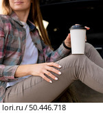 young woman enjoying road trip 15. Стоковое фото, агентство Ingram Publishing / Фотобанк Лори