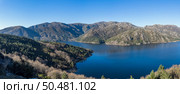 Scenic view of the lake at the Vilarinho das Furnas Dam, Peneda Geres National Park, in Portugal. Стоковое фото, агентство Ingram Publishing / Фотобанк Лори