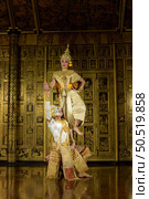 Khon, Is a classic Thai dance in a mask. This is Hanuman expressing his love to Miss. Suphan Matcha. An episode from the Ramayana The greatest Thai literature of Thailand. Стоковое фото, агентство Ingram Publishing / Фотобанк Лори